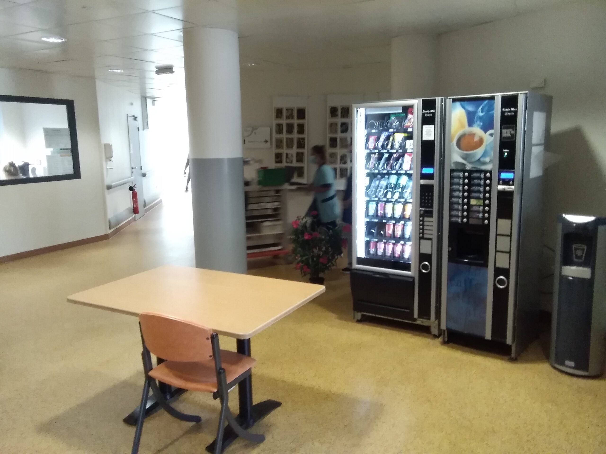 Distributeur au Lauriers Roses